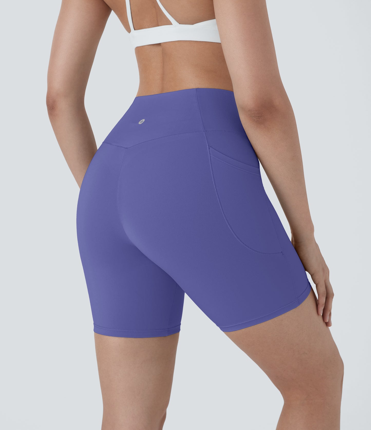 Høy midje, krysslommer i yoga-biker-shorts, 18 cm – UPF50+