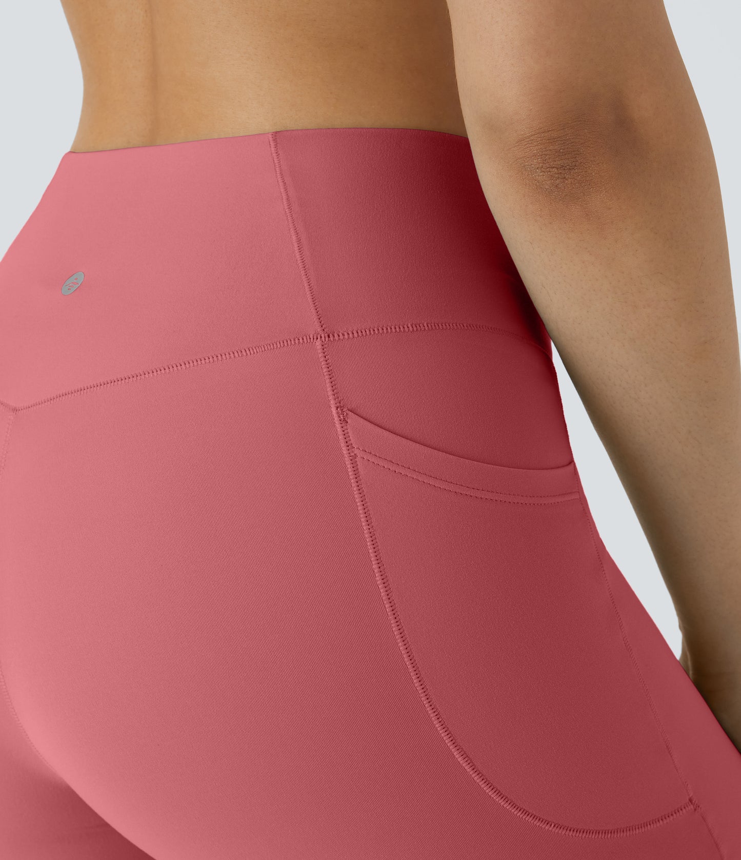 Høy midje, krysslommer i yoga-biker-shorts, 18 cm – UPF50+
