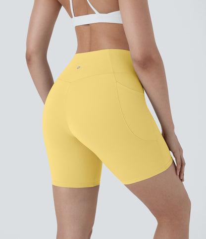 Høy midje, krysslommer i yoga-biker-shorts, 18 cm – UPF50+