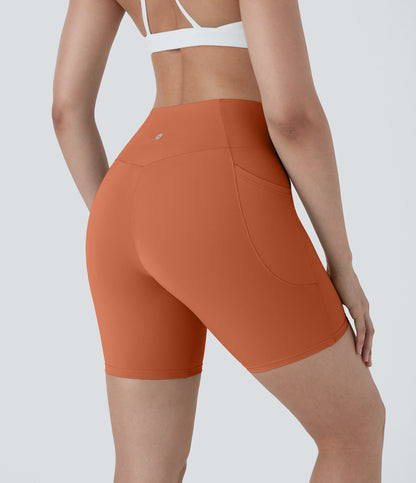 Høy midje, krysslommer i yoga-biker-shorts, 18 cm – UPF50+