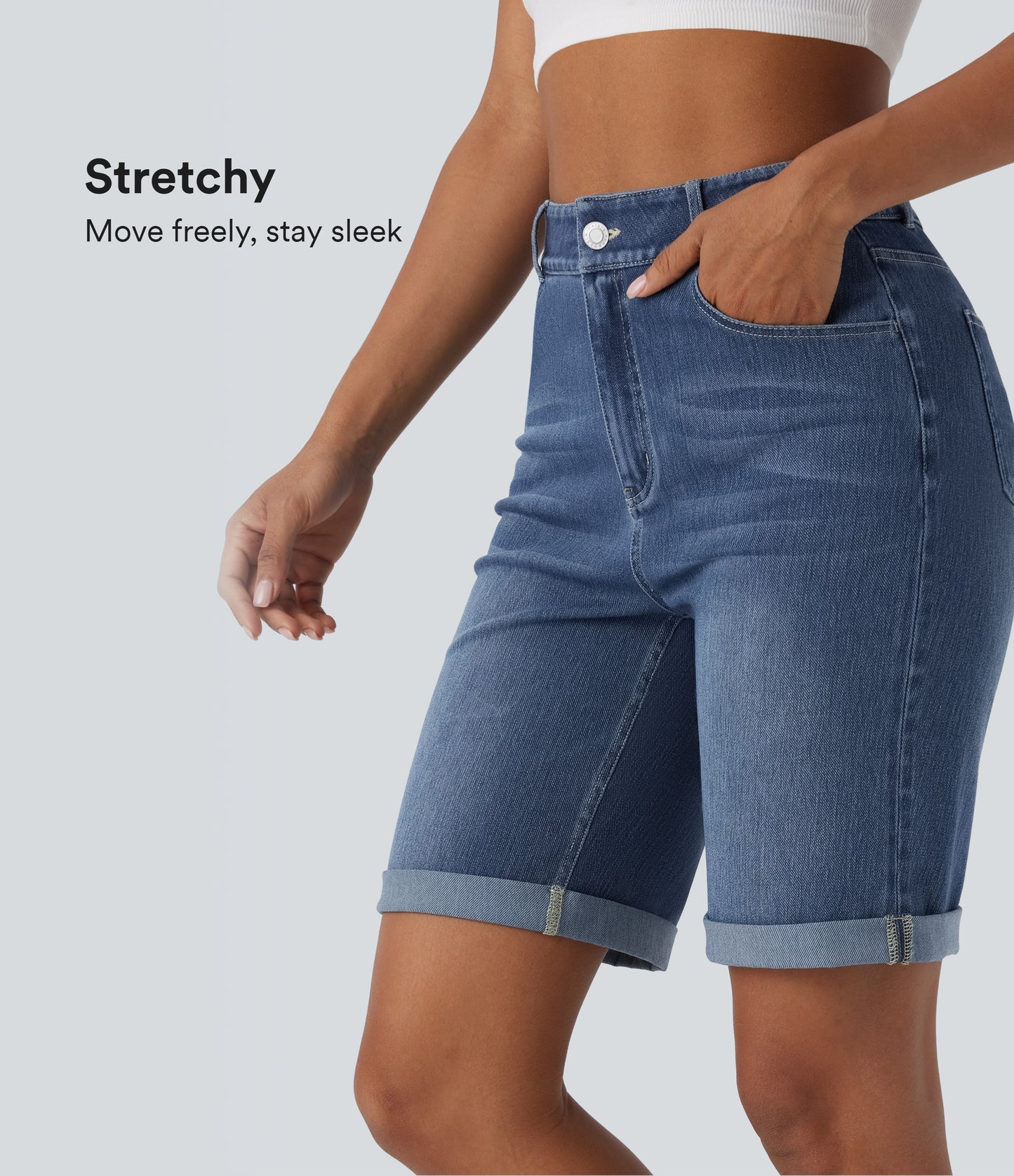 Lässige Bermuda-Shorts aus gewaschenem Denim mit hoch taillierten Taschen und gerolltem Saum