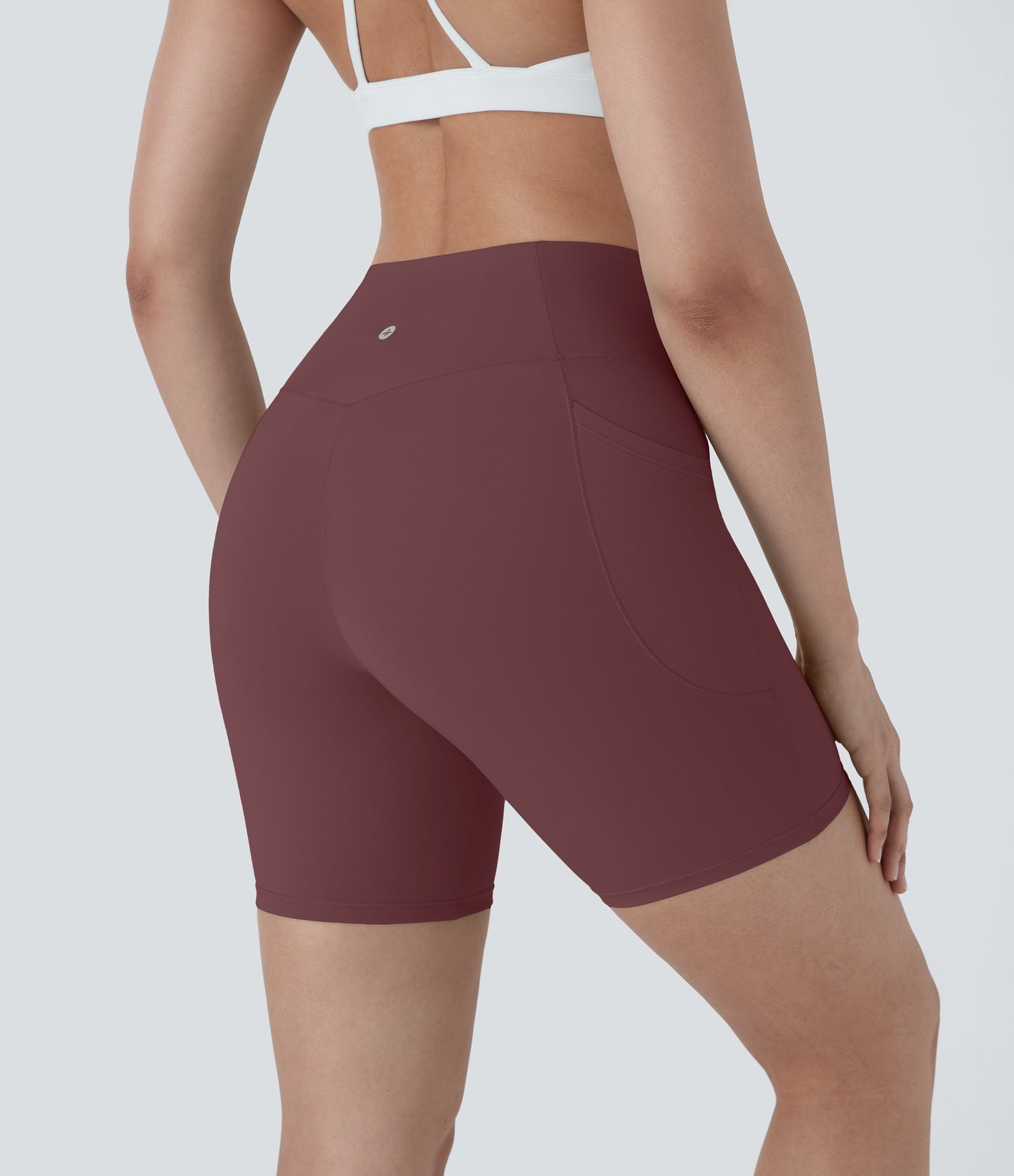 Høy midje, krysslommer i yoga-biker-shorts, 18 cm – UPF50+