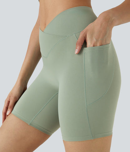 Høy midje, krysslommer i yoga-biker-shorts, 18 cm – UPF50+