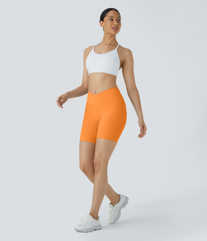 Høy midje, krysslommer i yoga-biker-shorts, 18 cm – UPF50+
