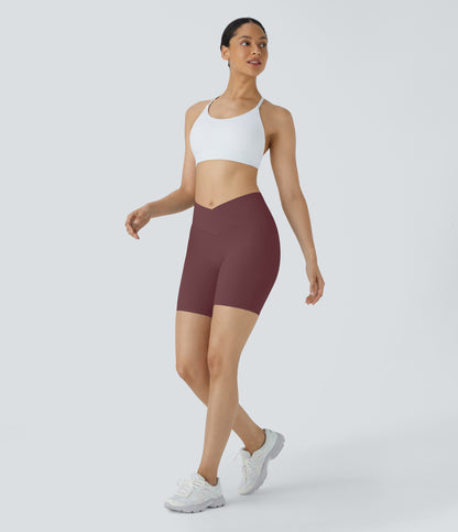 Høy midje, krysslommer i yoga-biker-shorts, 18 cm – UPF50+