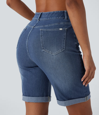Lässige Bermuda-Shorts aus gewaschenem Denim mit hoch taillierten Taschen und gerolltem Saum