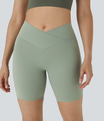 Høy midje, krysslommer i yoga-biker-shorts, 18 cm – UPF50+