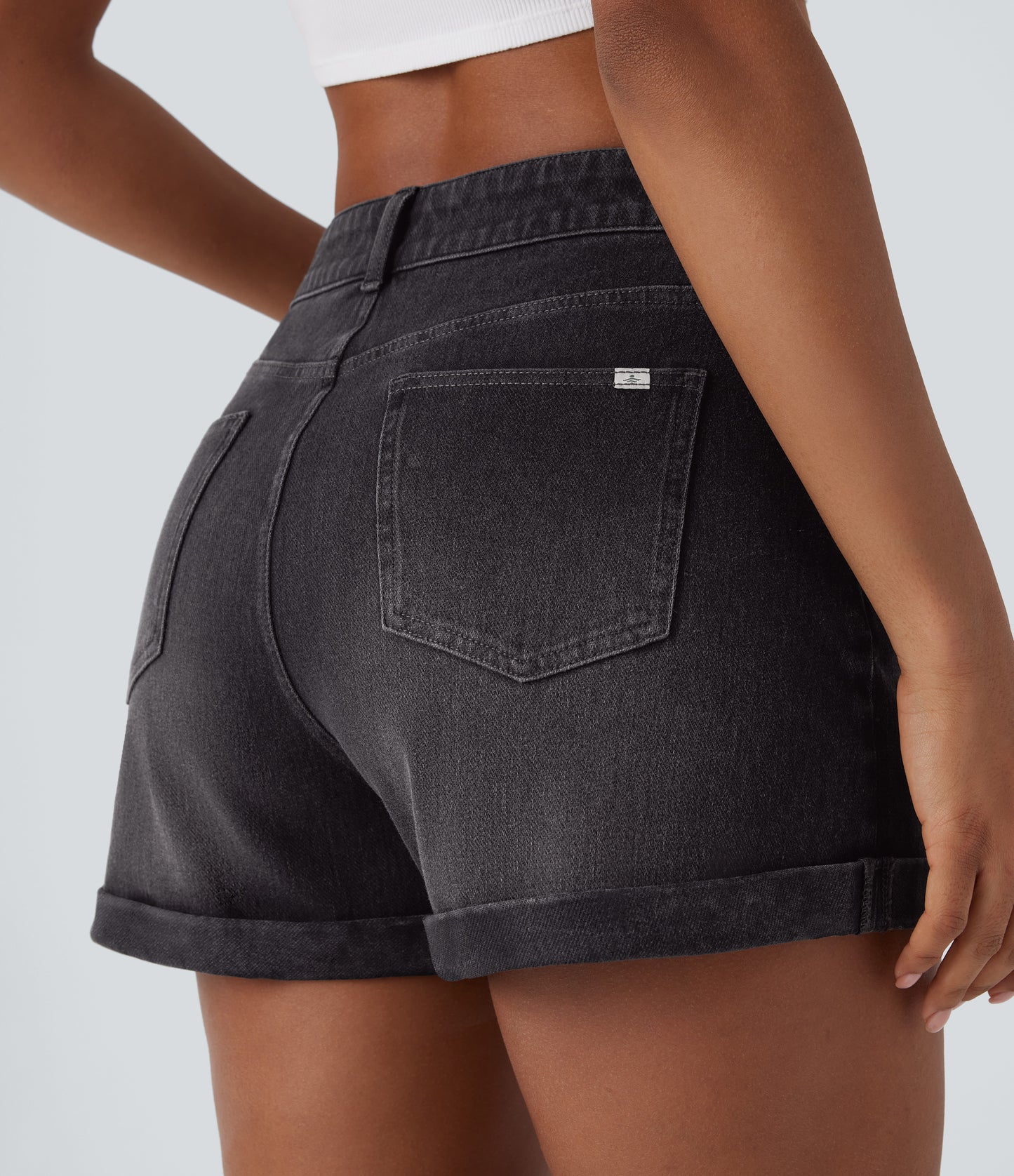 Mellomhøy midje med glidelåslommer og casual denimshorts 7,5 cm