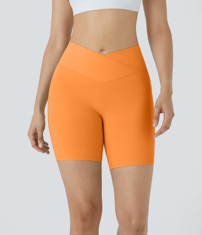 Høy midje, krysslommer i yoga-biker-shorts, 18 cm – UPF50+