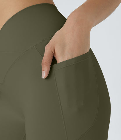 Høy midje, krysslommer i yoga-biker-shorts, 18 cm – UPF50+