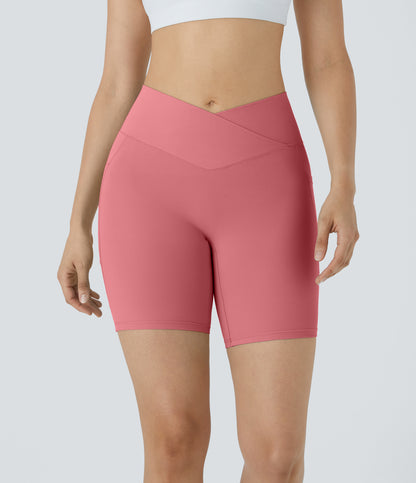 Høy midje, krysslommer i yoga-biker-shorts, 18 cm – UPF50+