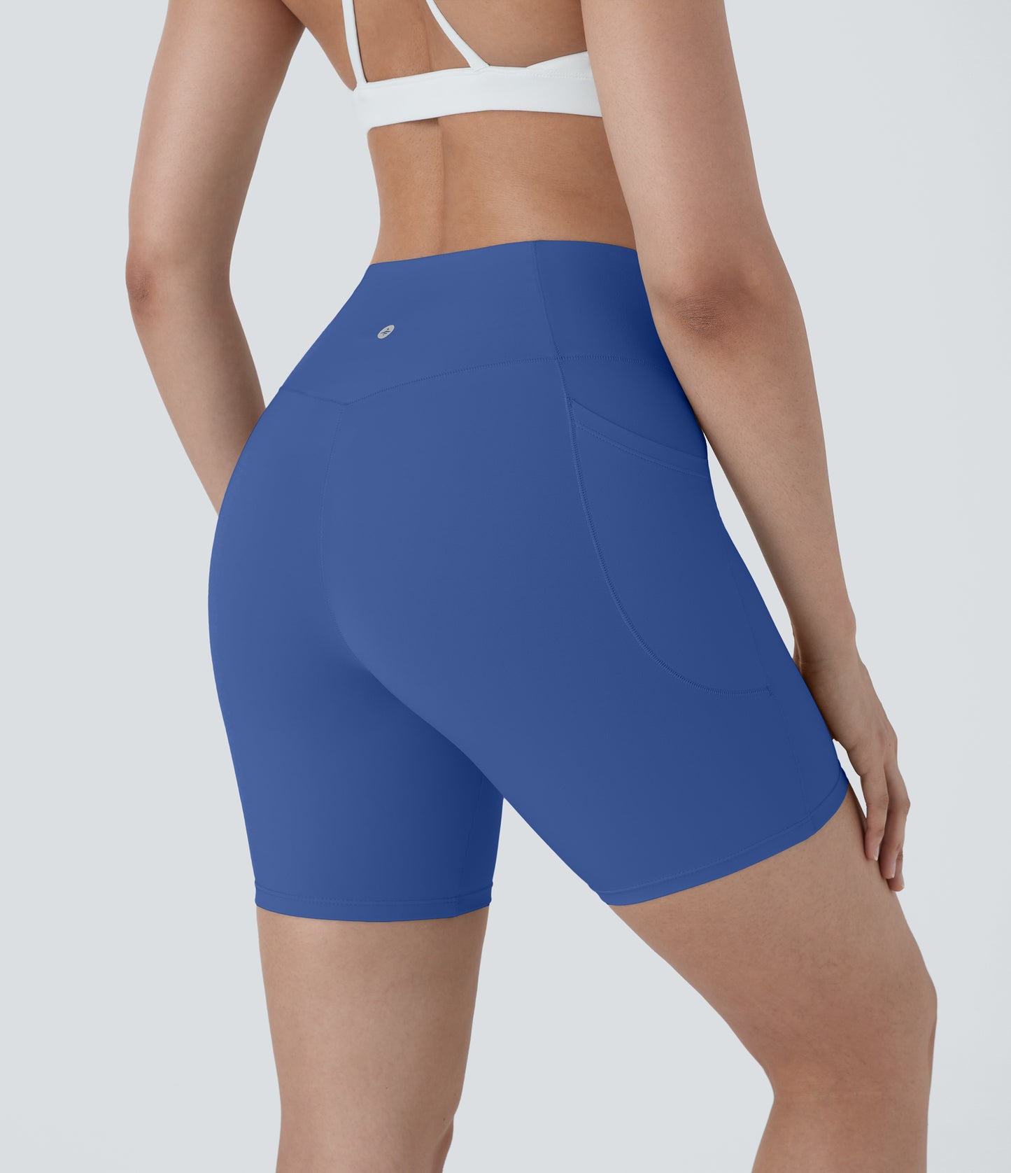 Høy midje, krysslommer i yoga-biker-shorts, 18 cm – UPF50+