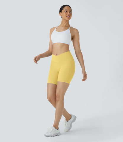 Høy midje, krysslommer i yoga-biker-shorts, 18 cm – UPF50+