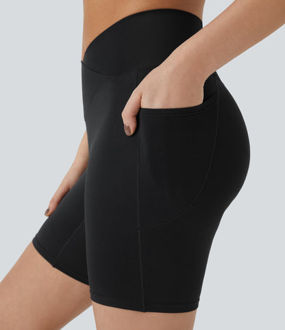 Høy midje, krysslommer i yoga-biker-shorts, 18 cm – UPF50+