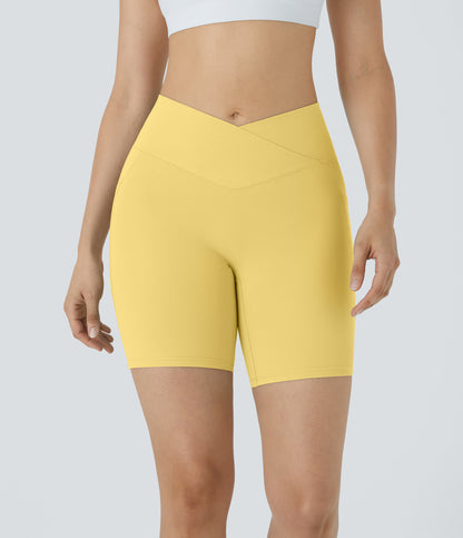 Høy midje, krysslommer i yoga-biker-shorts, 18 cm – UPF50+