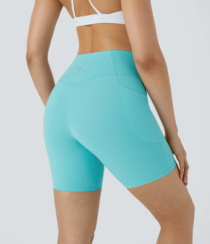 Høy midje, krysslommer i yoga-biker-shorts, 18 cm – UPF50+