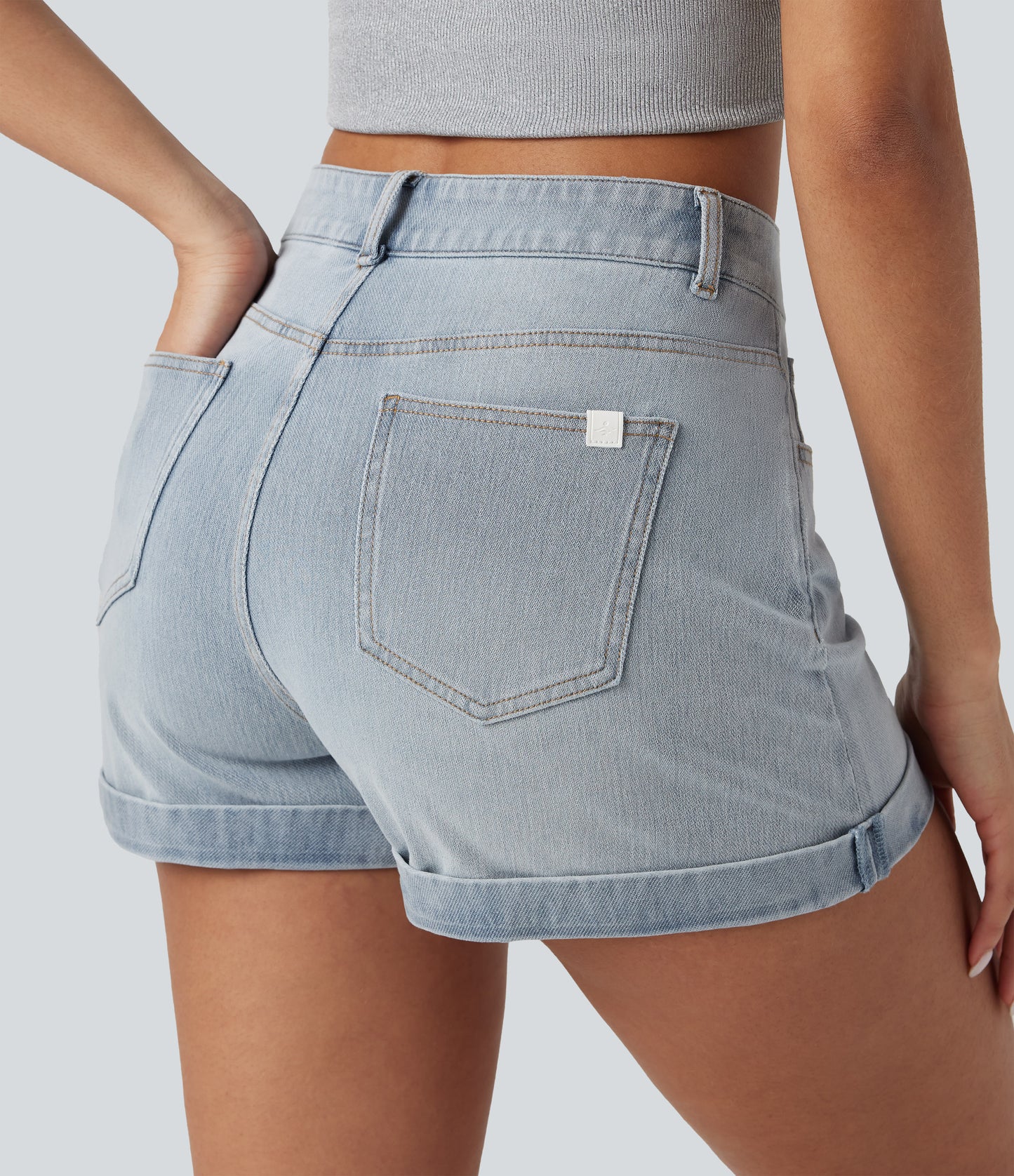 Mellomhøy midje med glidelåslommer og casual denimshorts 7,5 cm