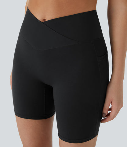 Høy midje, krysslommer i yoga-biker-shorts, 18 cm – UPF50+