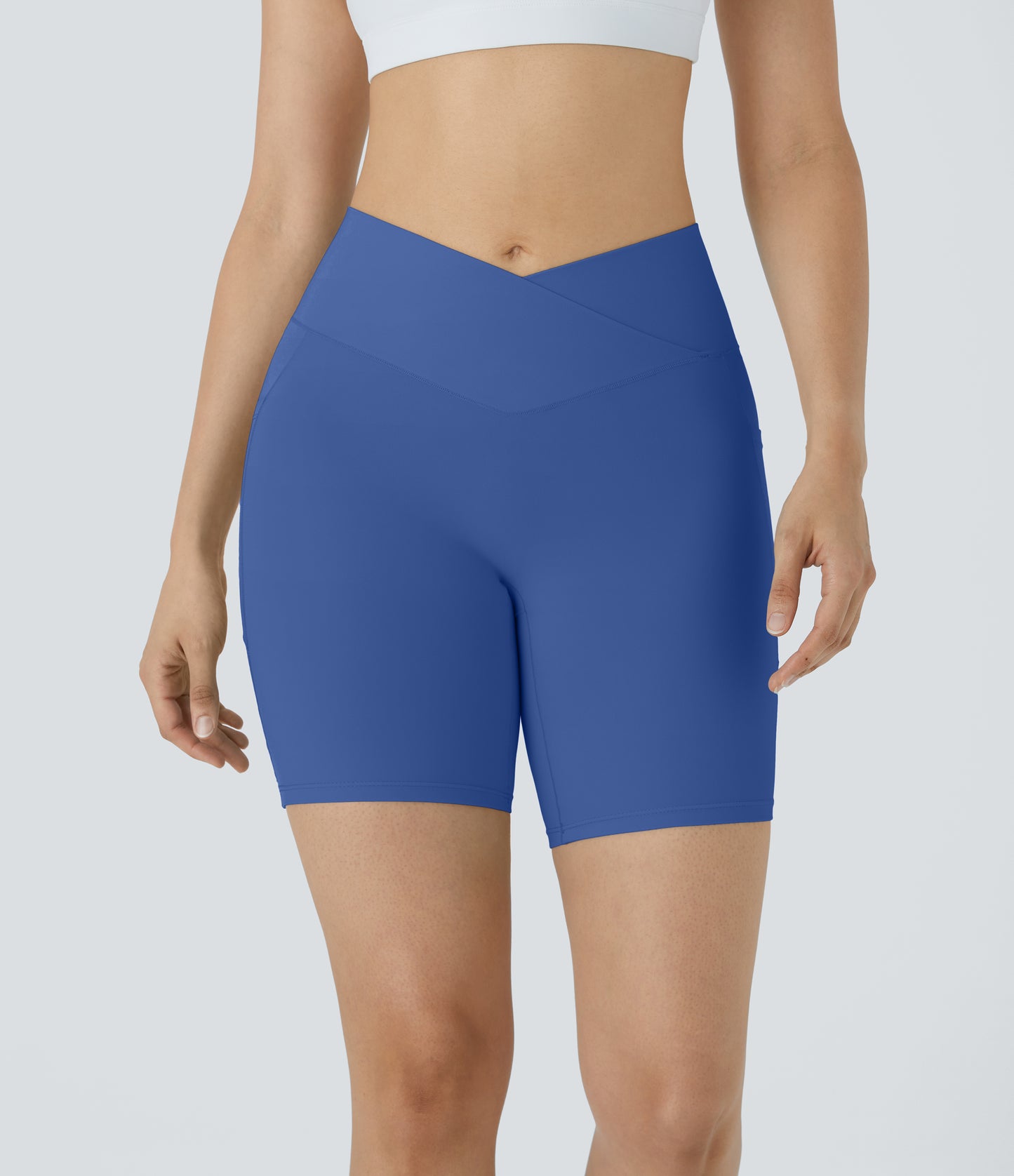 Høy midje, krysslommer i yoga-biker-shorts, 18 cm – UPF50+