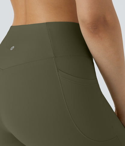 Høy midje, krysslommer i yoga-biker-shorts, 18 cm – UPF50+